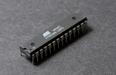 Atmel AVR source simple Wikipedia.jpg